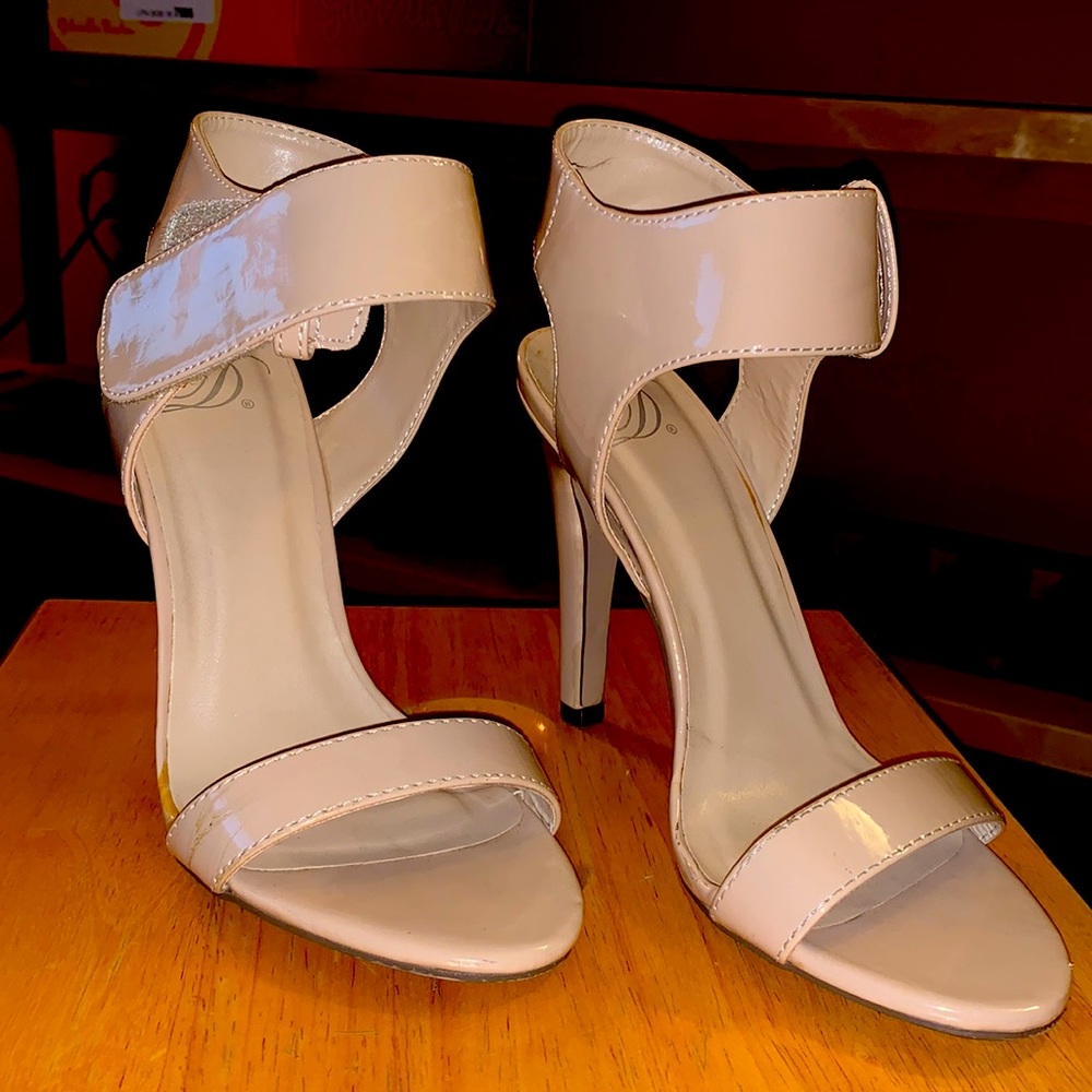 Nude 3 1/2” heels